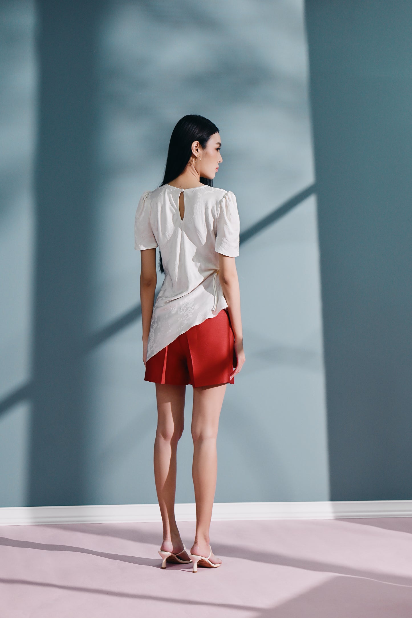 Mò li draped top in white jacquard