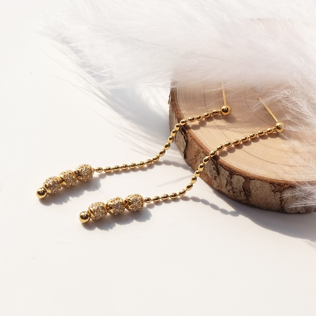 Long dangling earrings with beads ER017