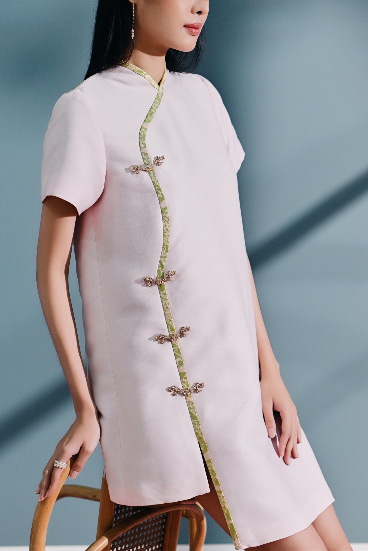 Pǔ ěr Relaxed Qipao dress in Twill Teffata