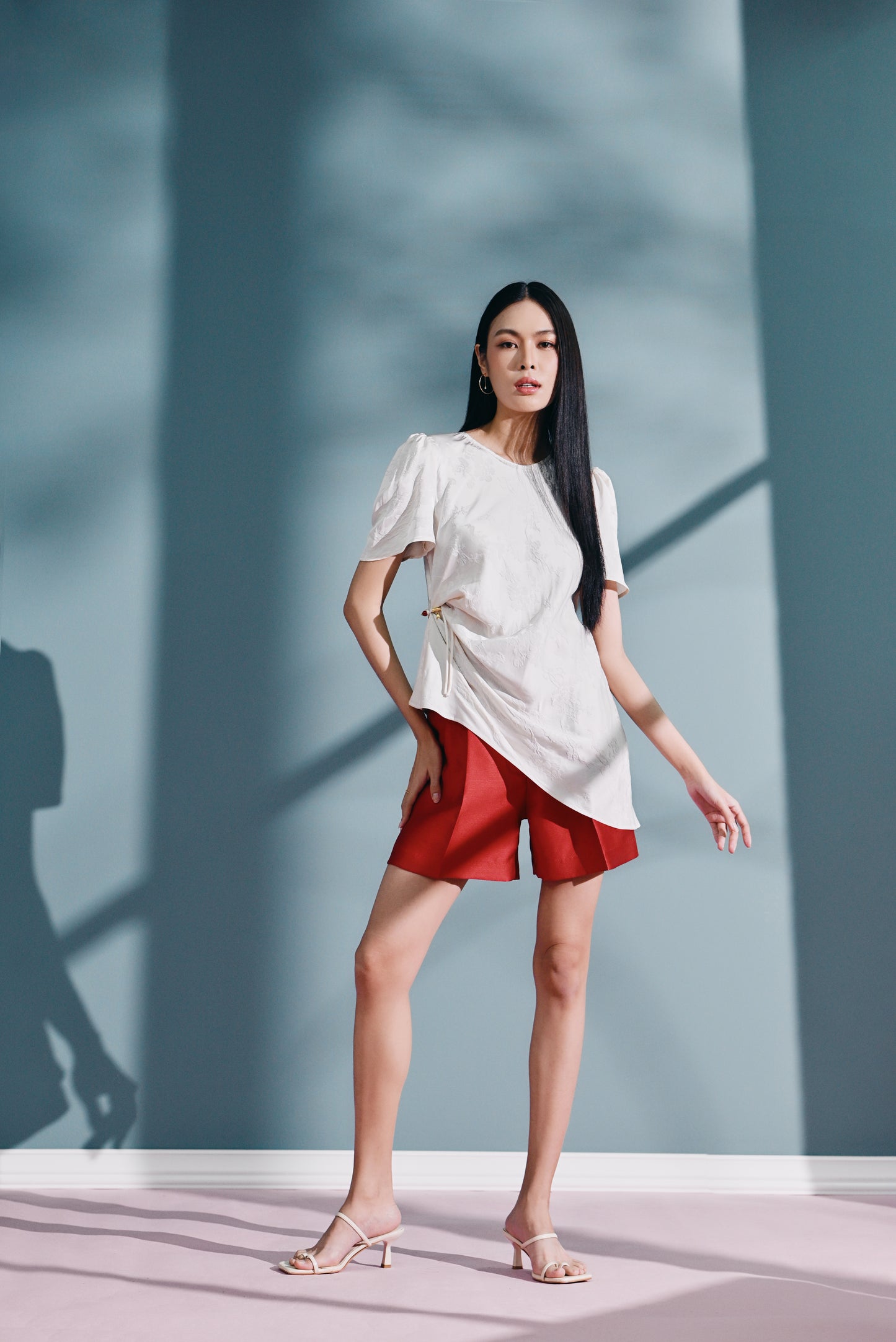 Mò li draped top in white jacquard