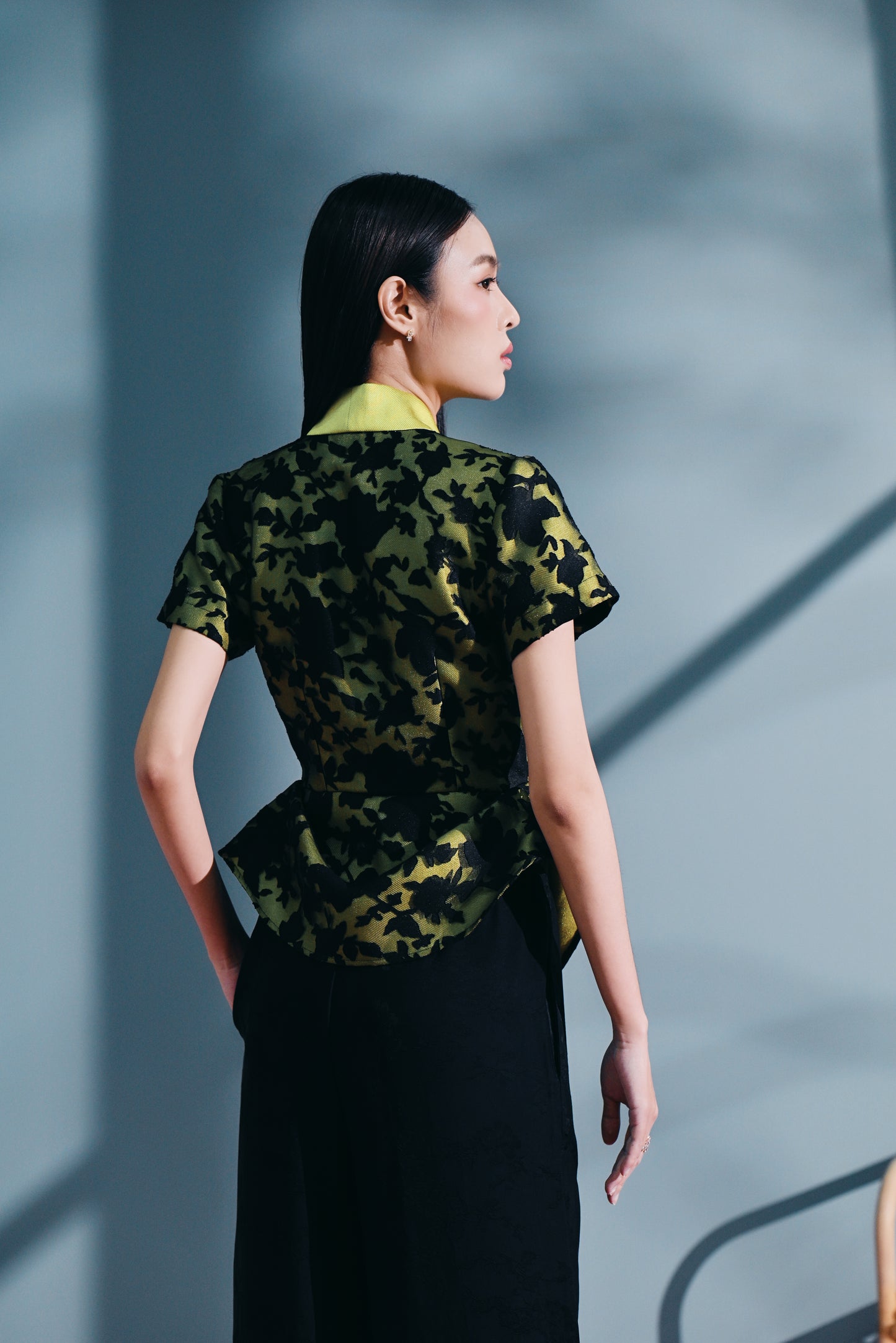 Diān Hóng Wrap Top in floral Devoré