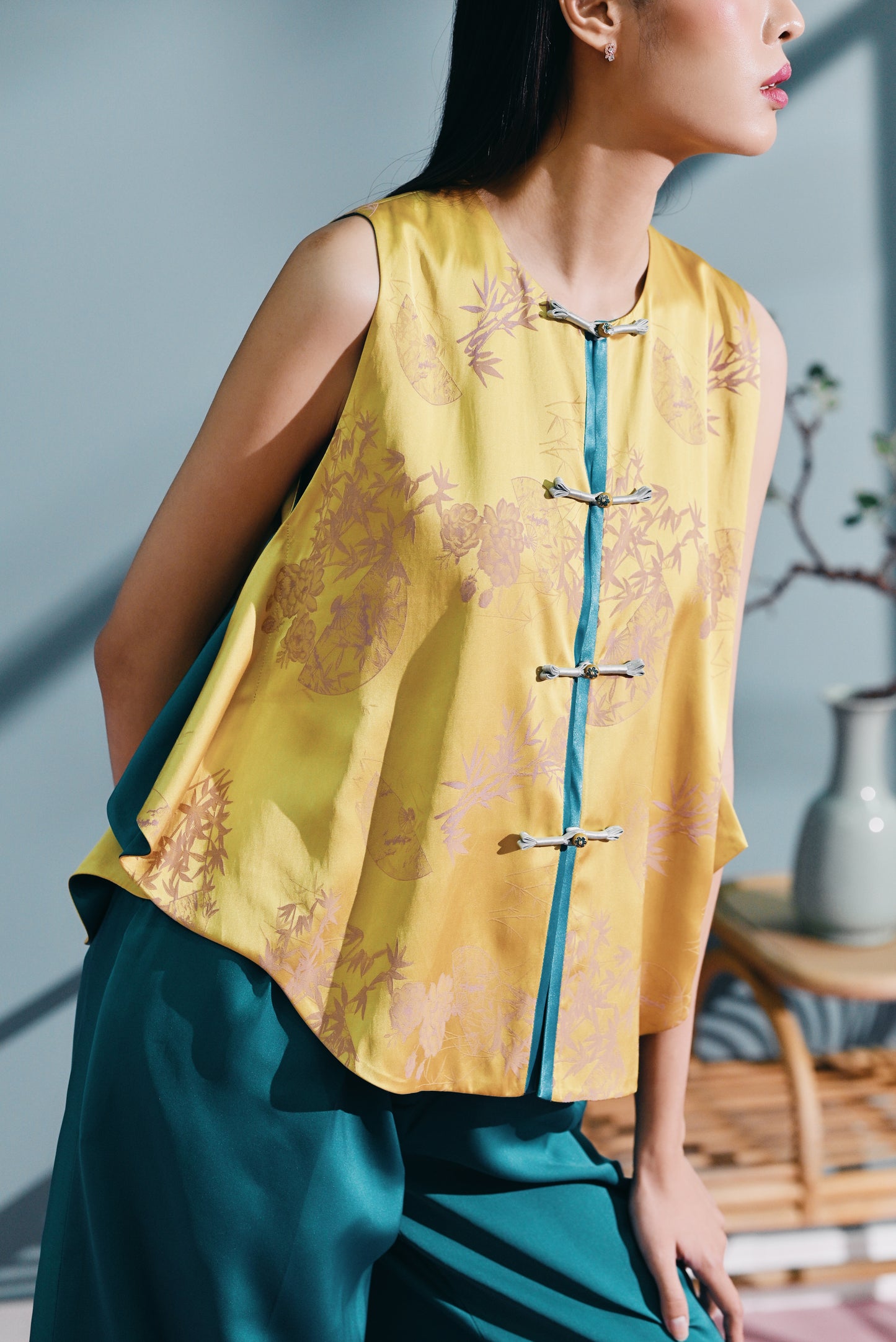 Qí mén sleeveless top in Jacquard