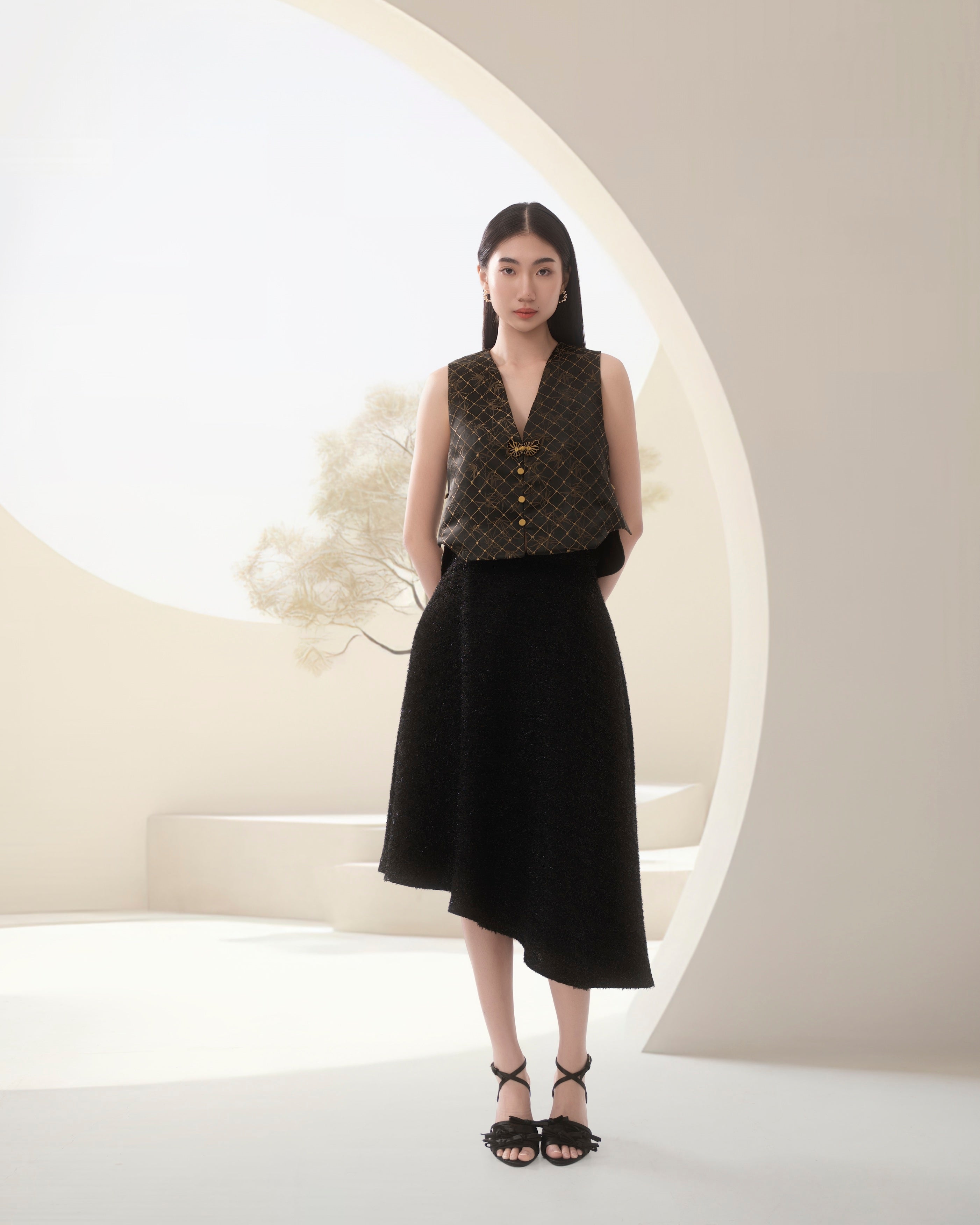 Xiè Lín cropped top in black – House Of Lè