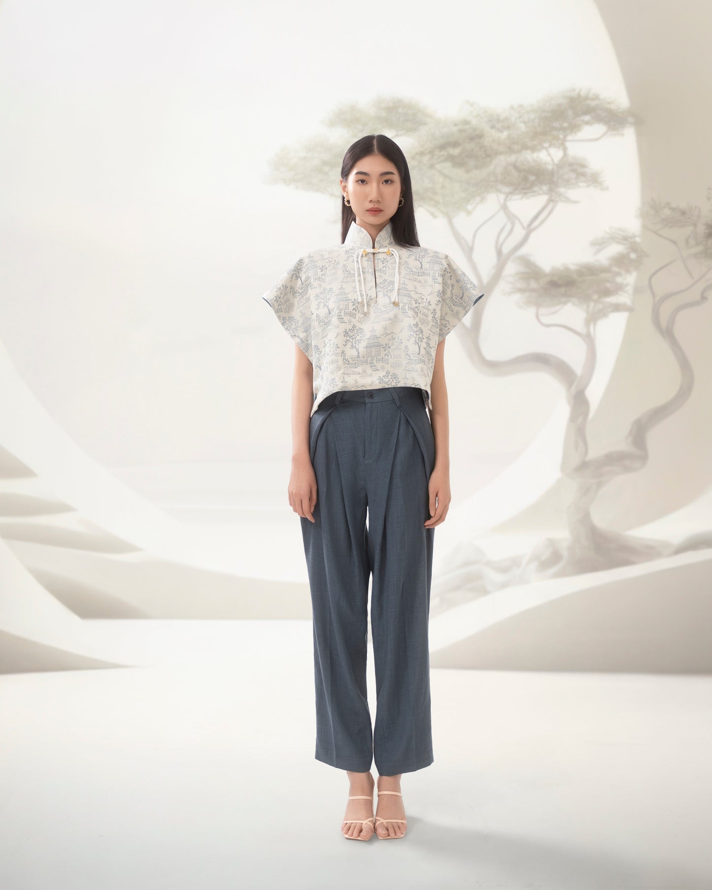 Liàng box cut top in soft blue