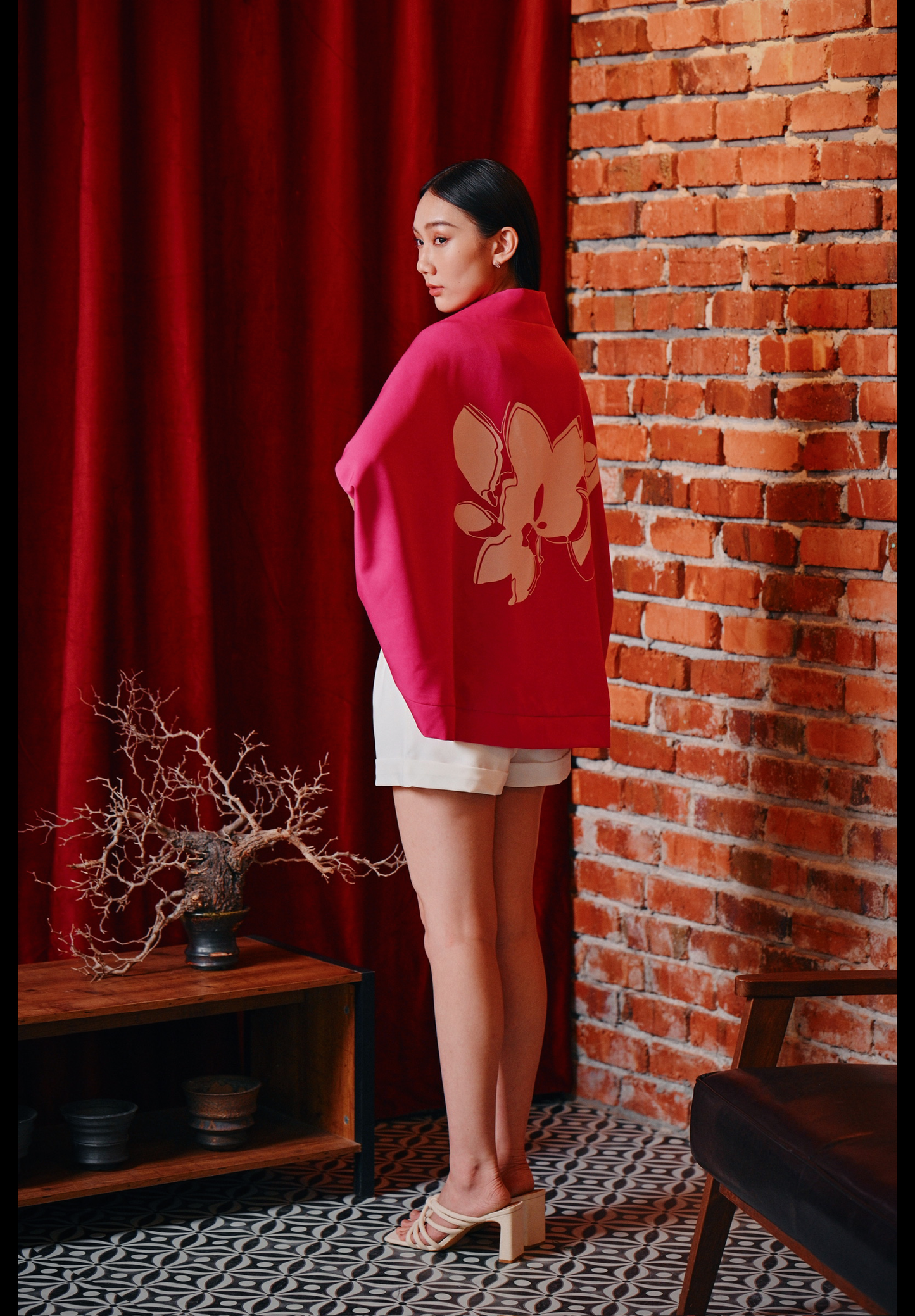 Jīn bolero in fuchsia pink