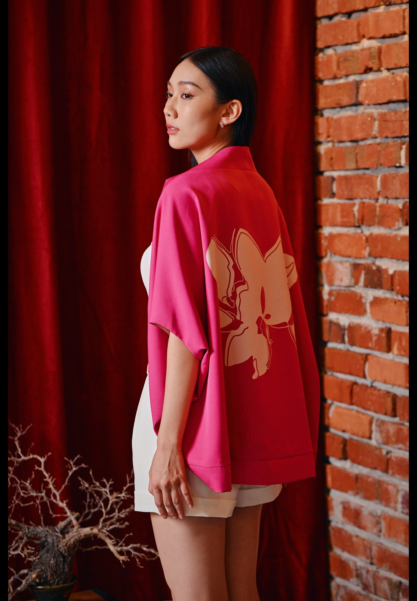 Jīn bolero in fuchsia pink