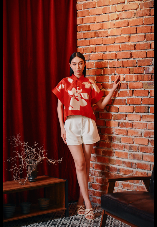 Liàng Handkerchief top in red shantung