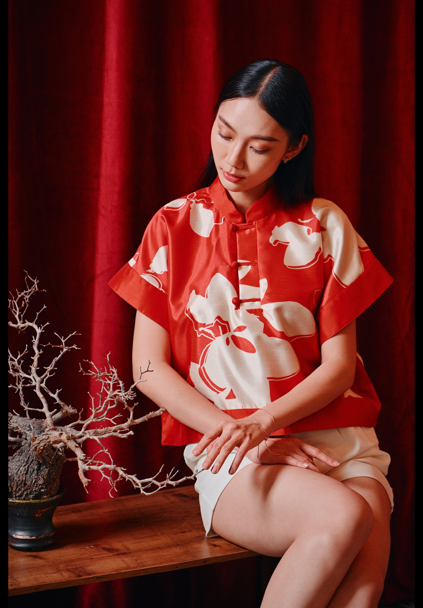 Liàng Handkerchief top in red shantung