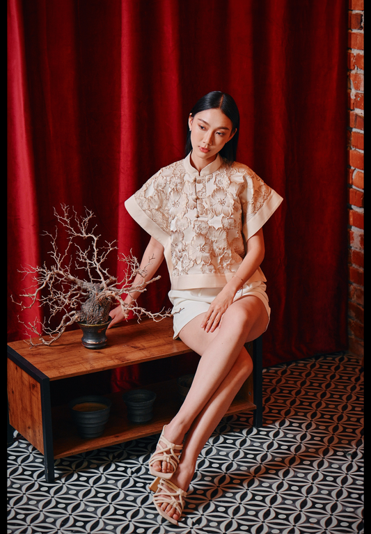 Liàng Handkerchief top in gold brocade