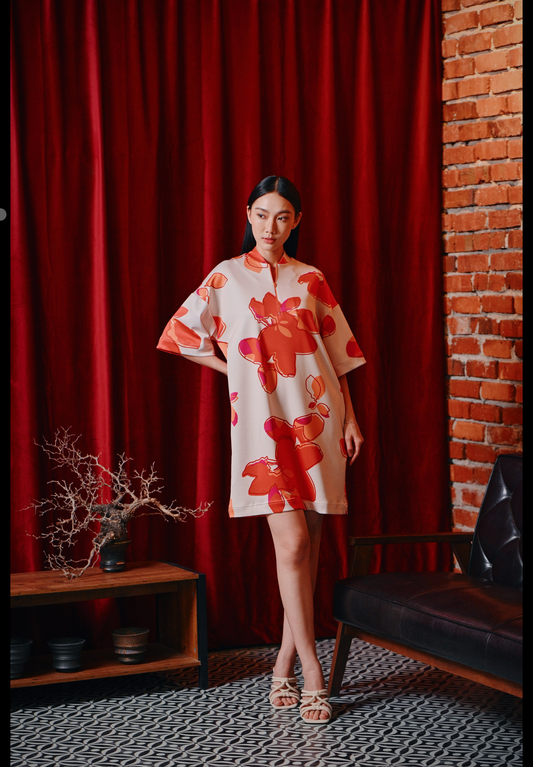 Xīn loose fit dress in red floral print