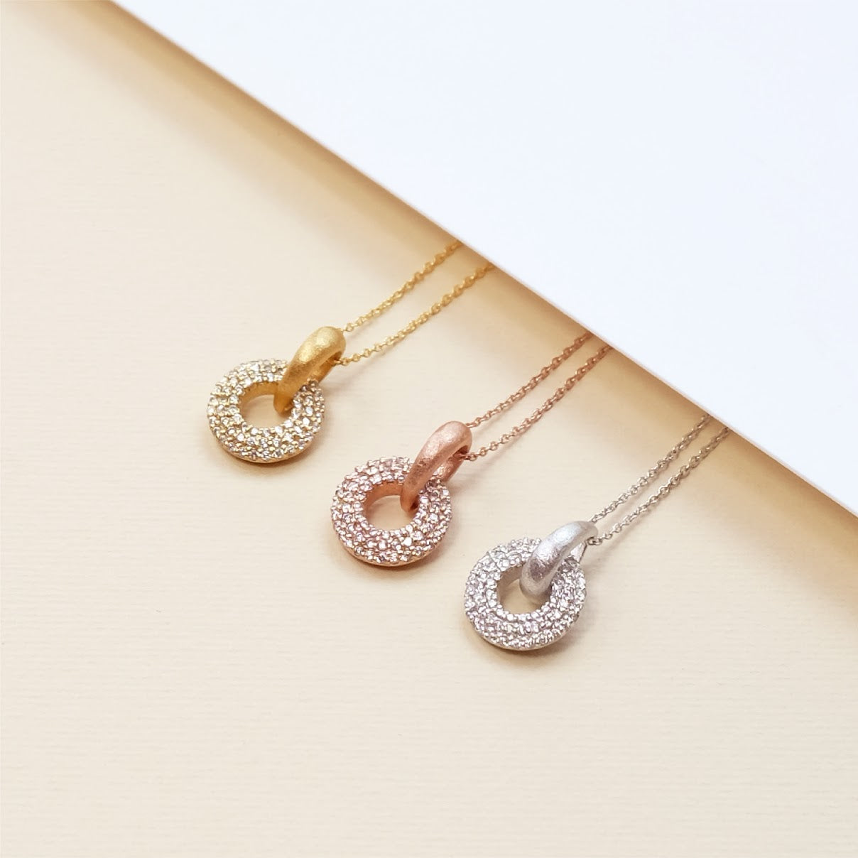 Pavé doughnut pendant necklace NC005