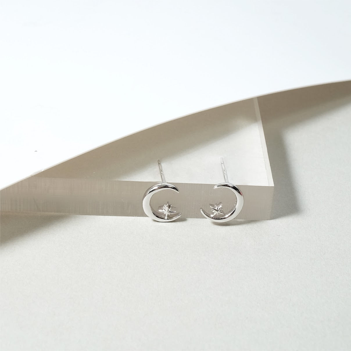 Crescent and star stud earrings ER008